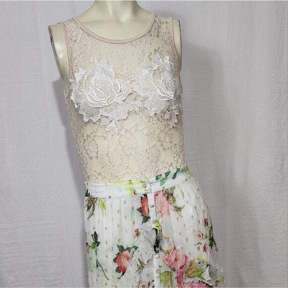 BLUSH BEIGE LACE BODYSUIT FLORAL APPLIQUE SHEER MESH SIZE SMALL - Picture 9 of 9